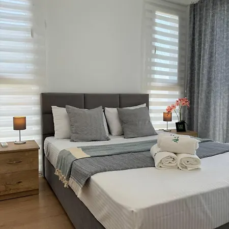 Seafront Two-bedroom Lux Suite, Bogaz Apartment
